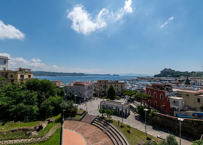 Bed and Breakfast Domus Diana Bacoli